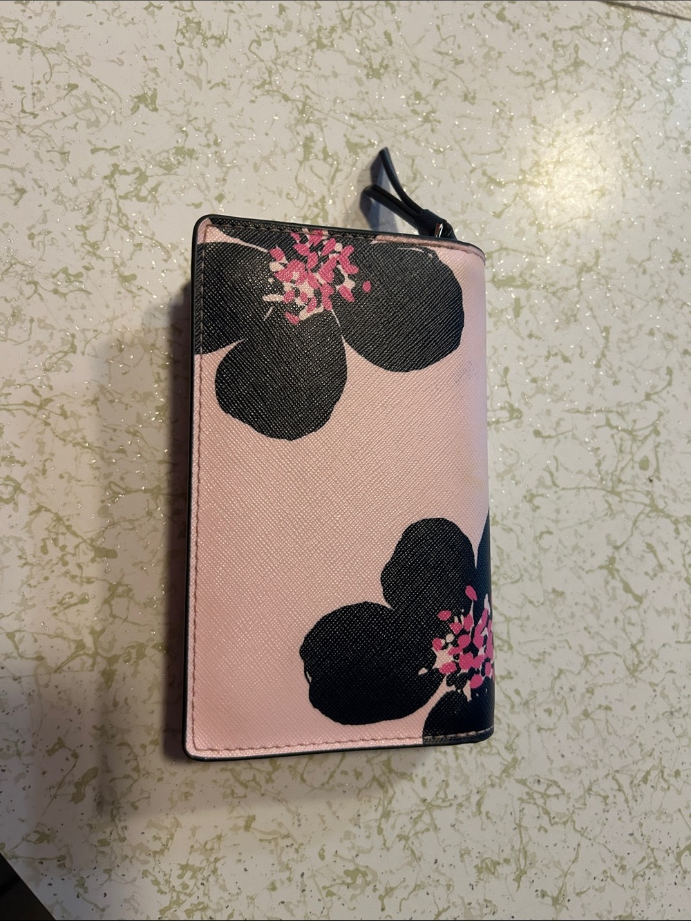 kate spade pink wallet with black floral print and gold logo - Picture 2 of 7
